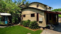2b Manfred St - The Wave House