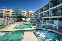 2BR Coolum Beach Escape  Courtyard Pool Spa Tennis