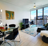 2BR Food  Drink Hub  Gym Pool Views Roof Terrace - Hotel WA