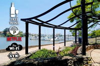 2BR Lovely River  Retreat Pool Gym Wine Netflix