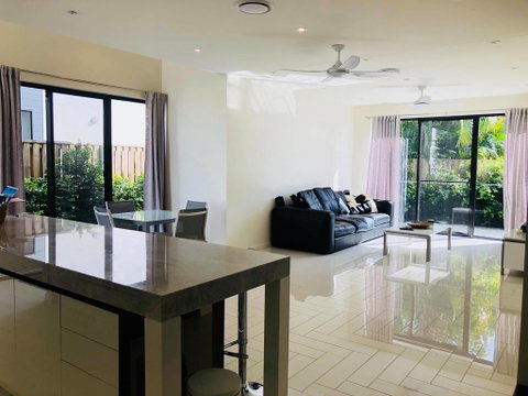 3 Bedroom Executive Luxury Beachside Townhouse - Hotel WA 0
