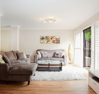 3-Bed Home with BBQ Patio near Parks and Playgrounds - Hotel WA