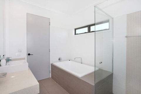 34 Boardrider Crescent, Mount Coolum - Hotel WA 2