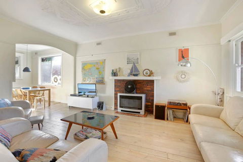 4 MONTROSE AVE - Retro Home In The Heart Of Town - Hotel WA 0