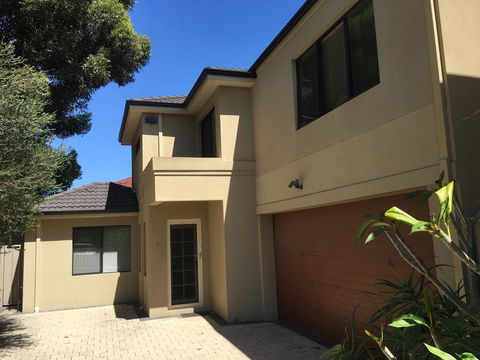 4x3 Townhouse In Rivervale - Hotel WA 0