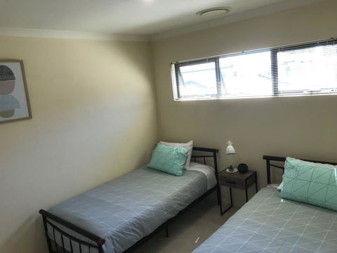 4x3 Townhouse In Rivervale - Hotel WA 2