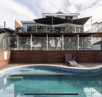 5 bedroom with POOL and Studio Vues Relaxantes - Hotel WA