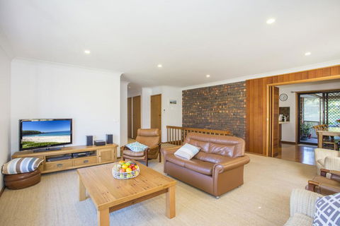 57 Carroll Ave Mollymook Beach - Relaxed Homely Retreat - Hotel WA 2