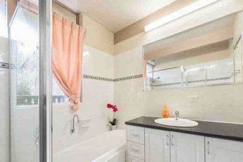 6 Bedroom Beautiful And Comfy Family House - Hotel WA 1