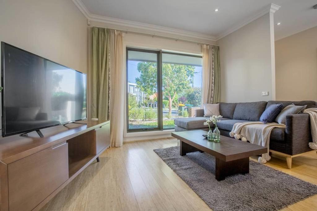 Doncaster East VIC Hotel WA