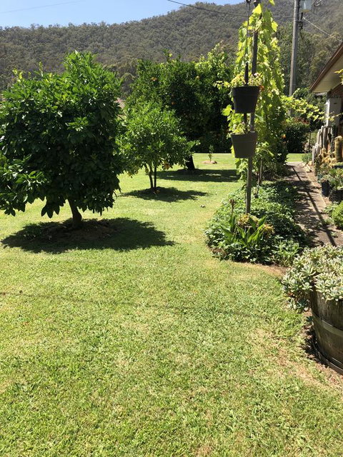 725 Myrtleford-Yackandandah Road - Hotel WA 1