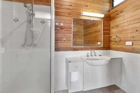 8 Yarrong Road - Hotel WA 3