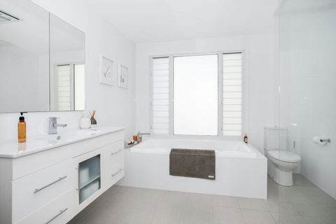 83A Garrads Lane, MILTON - Hotel WA 2