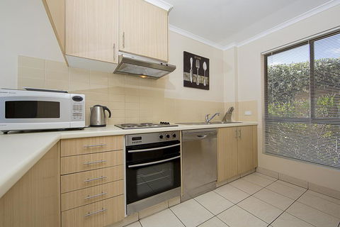 Accommodate Canberra - Kingston Court - Hotel WA 3