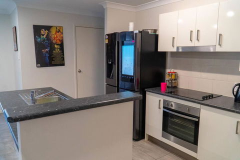 Family Home With Free Parking Close To Everything - Hotel WA 3