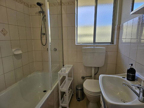 Family Oasis In Adelaide - Hotel WA 3