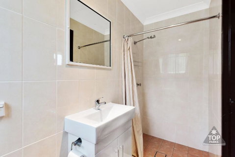 Fossicker Caravan Park - Hotel WA 4