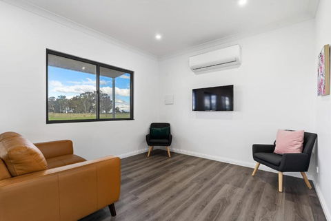 Glenowrie Cottage - 2 King Beds - Close To Cadia - Hotel WA 3