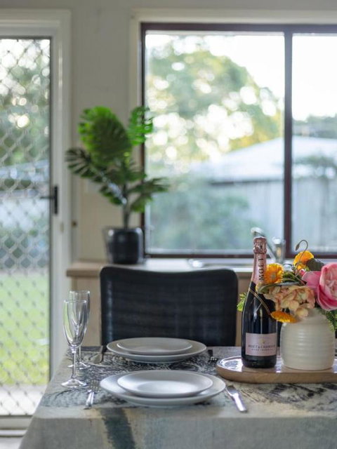 Great Value Stylish 2BR Granny Flat Heritage Park - Hotel WA 3