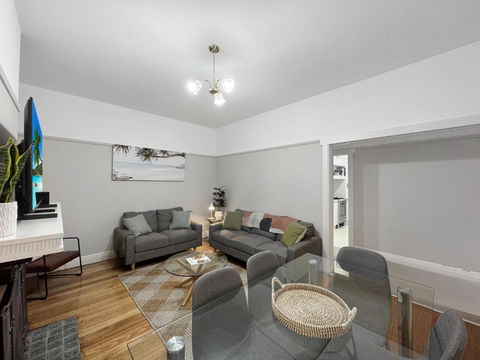 Ground Floor Apartment, 250 Metres To The Beach - Hotel WA 1