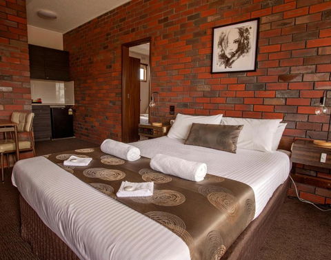 Hi Way Eight Motor Inn - Hotel WA 3