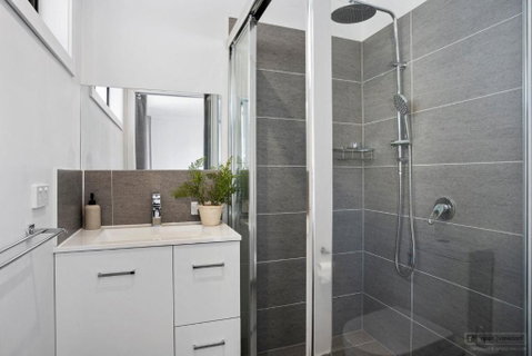 Hobart 4 Bedroom Cosy Stayz - Hotel WA 3