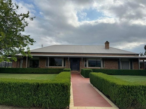 Hubbard Road - Hotel WA 1