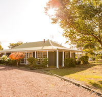 Among the Vines - Hotel WA