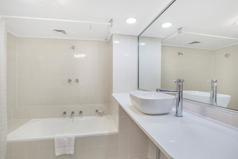 Apartment At College St - Hotel WA 3