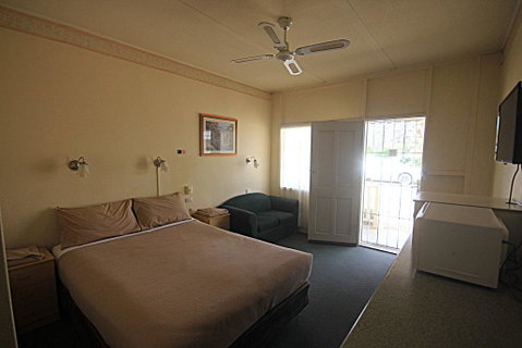 Aromet Motor Inn - Hotel WA 2