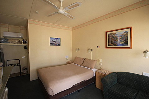 Aromet Motor Inn - Hotel WA 3