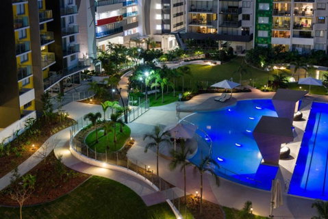 Art-Inspired, Designer APT In The Vibrant Area - Hotel WA 1
