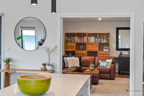 Magnificent Home, Water Views - Hotel WA 3