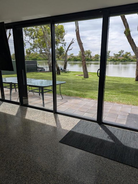 Mannum River Rentals - Hotel WA 2