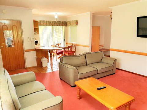 McNevins Warwick Motel - Hotel WA 3