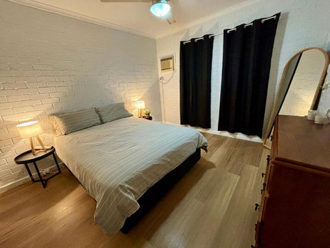 Neat 2 Bedroom Apartment, With Free Parking - Hotel WA 3