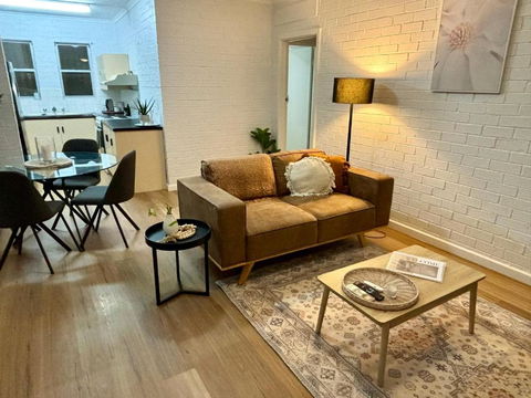 Neat 2 Bedroom Apartment, With Free Parking - Hotel WA 0