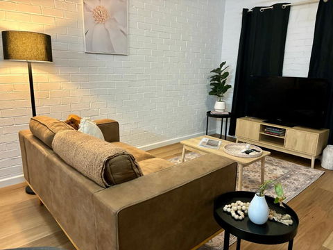 Neat 2 Bedroom Apartment, With Free Parking - Hotel WA 1