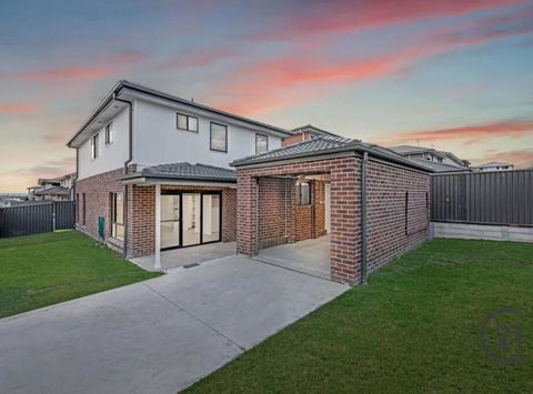 New 5 Bedroom House In Rousehill - Hotel WA 0
