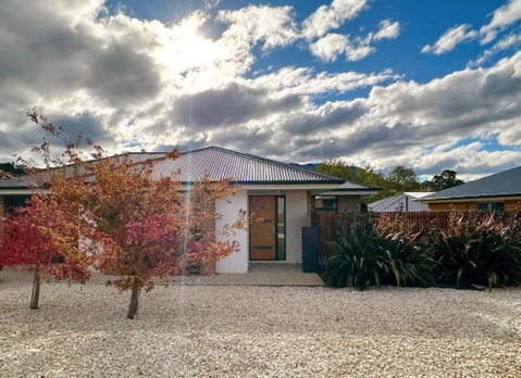 New Kingston Trampoline House - Hotel WA 0