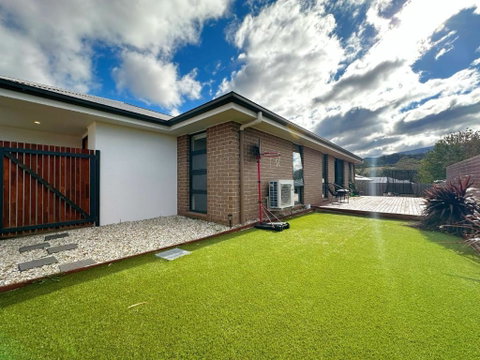 New Kingston Trampoline House - Hotel WA 1