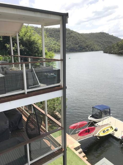NINE At Berowra Waters, Luxury Waterfront With Hot Tub - Hotel WA 3