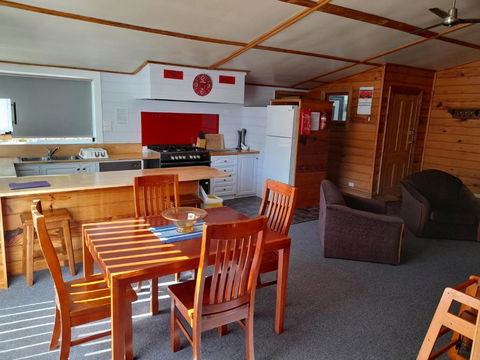 Old School Rocky Cape Guesthouse - Hotel WA 3