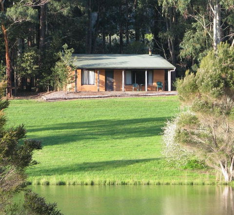 Pemberton Lake View Chalets - Hotel WA 0