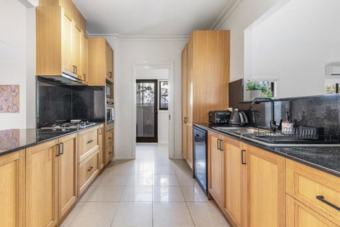 Perfectly Located 4-Bed House In Kensington - Hotel WA 2