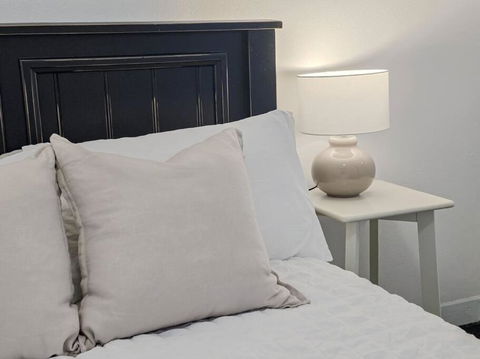 Peters Rest Central Wagga - Hotel WA 3