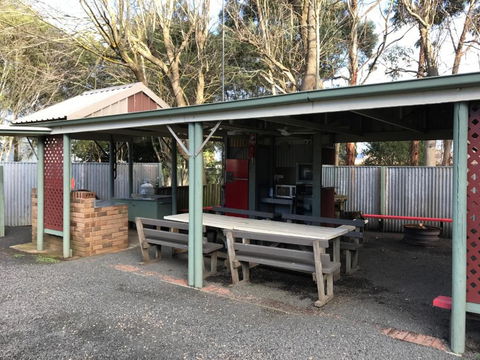 Pinewood Caravan Park - Hotel WA 0