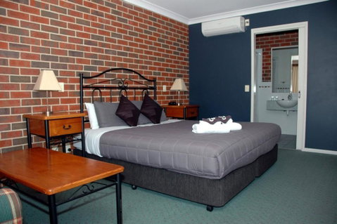 Poachers Paradise - Hotel WA 1