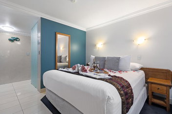 Point Samson Resort with Hotel WA