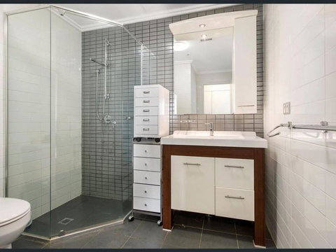 Private Room With Shared Washroom Only In 3bhk Apartment - Hotel WA 2